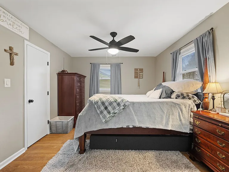 1061 Saint Julian Dr — Photo 18