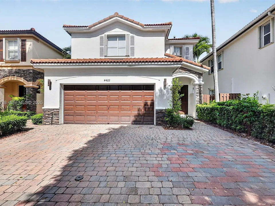 4422 NW 112th Ct