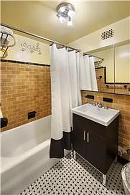 Sold by RA Partners | media 17