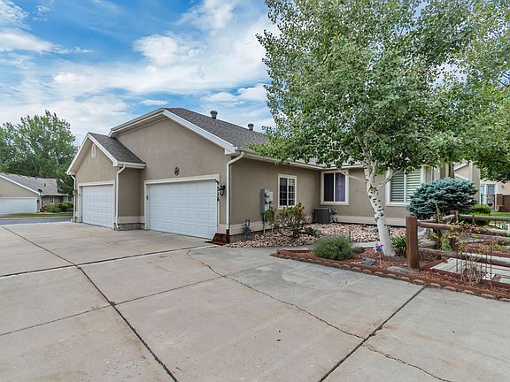 2nd image of 316 E Pavilion Cir