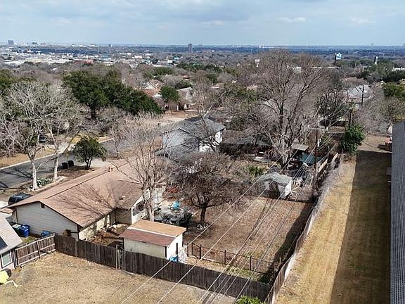 3rd image of 7919 Pinebrook Dr
