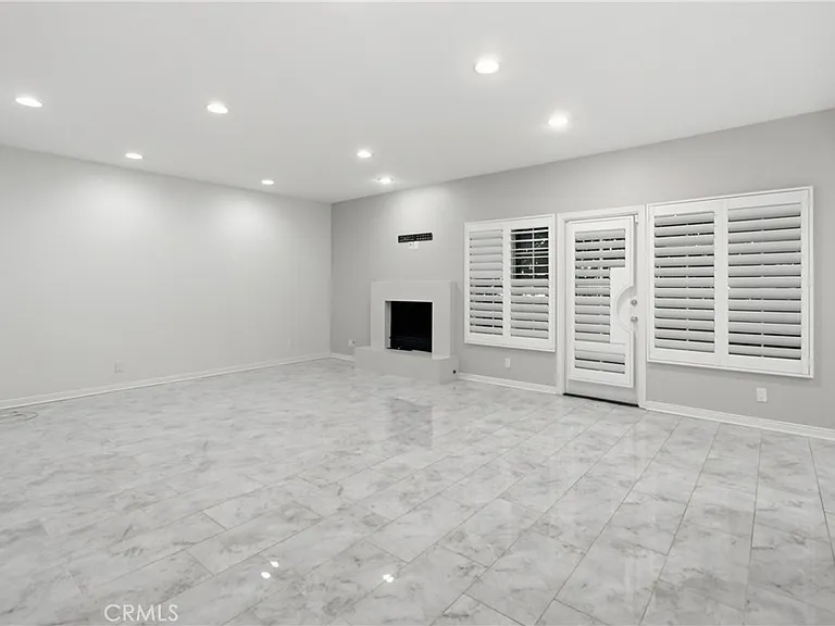 5200 White Oak Ave #36 — Photo 6