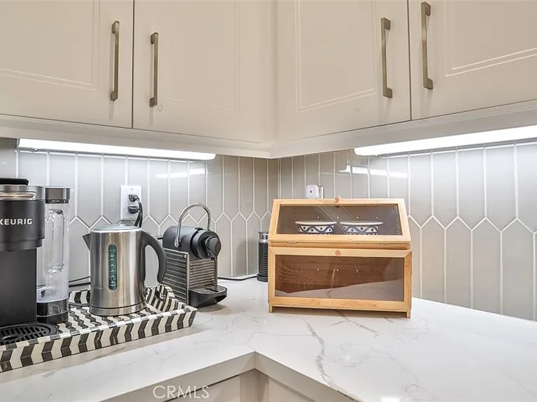 3319 Doheny Way — Photo 14