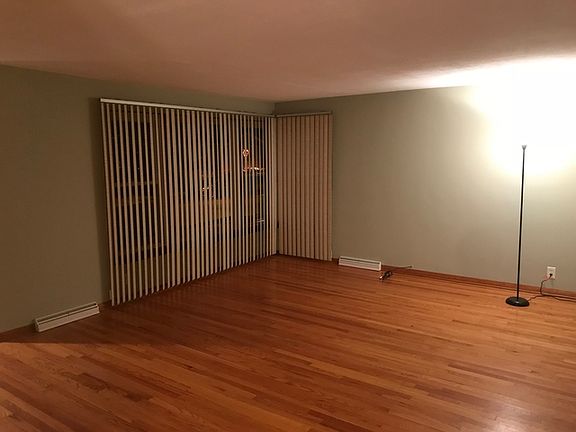 3rd image of 2637 W 84th St