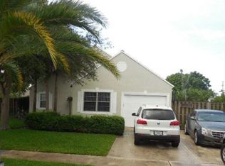 51 Cedar Cir, Boynton Beach, FL 33436