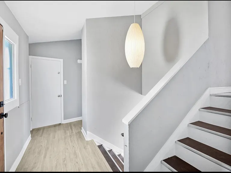 743 Westwood Dr — Photo 6