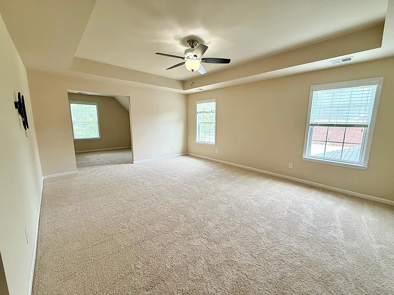 1009 Providence Forest Dr — Photo 19