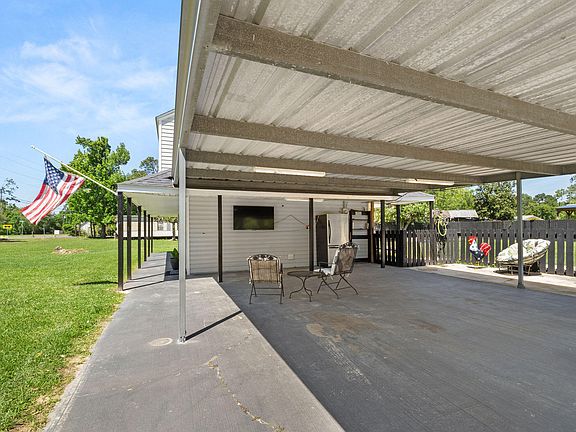 3rd image of 2114 Nichols Rd