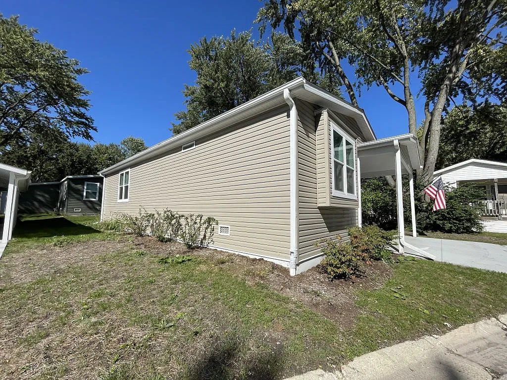 2 bed, 2.0 bath, 1095 sqft, $1,800 — Photo 2