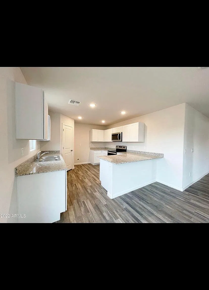 9236 W Madero Dr — Photo 2