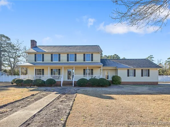 821 Shaw St, Saint Pauls, NC 28384