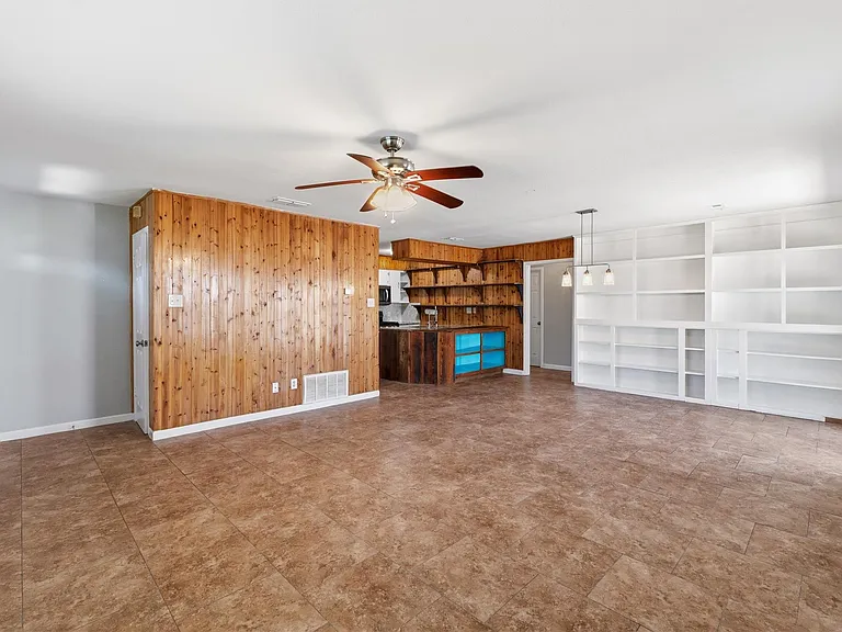 7000 Shannon Dr — Photo 7