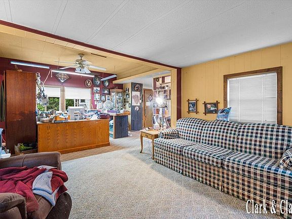 4th image of 1511 E Croton Dr