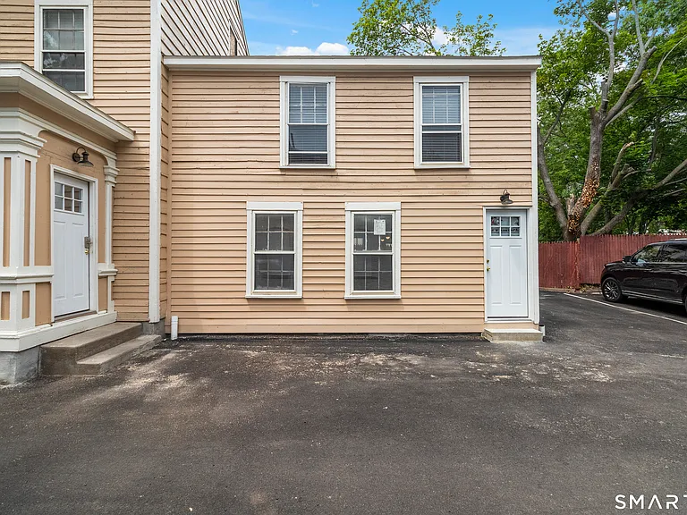 601 Chapel St #B — Photo 21