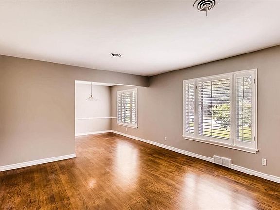 2nd image of 729 Sherwood Dr