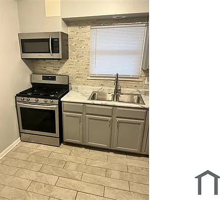 1239 W 108th St — Photo 4