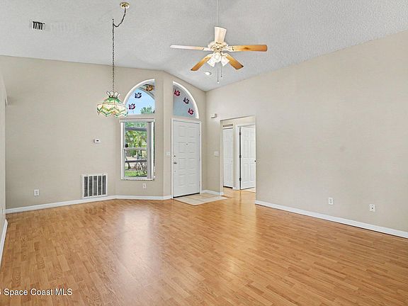 5th image of 8054 Bracken Ln