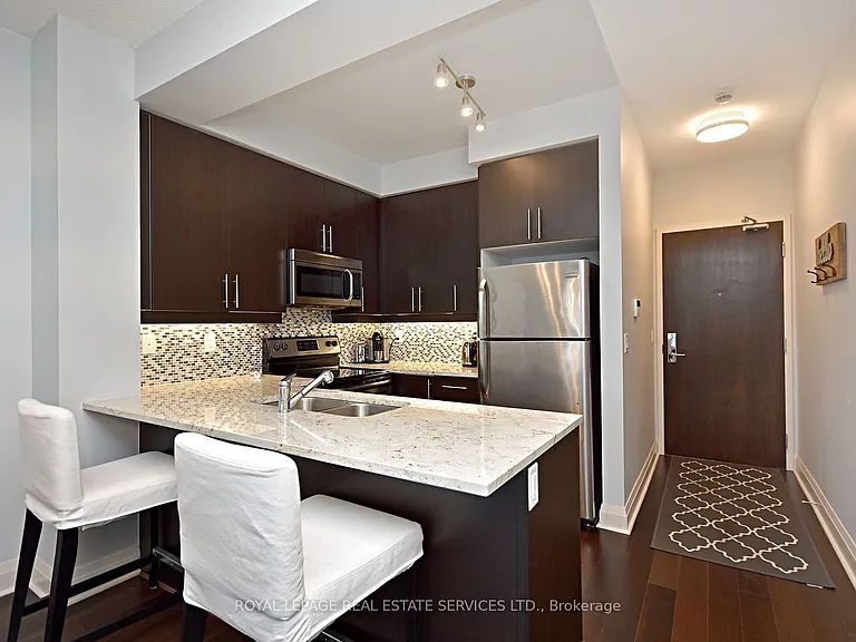 1185 The Queensway #901 — Photo 5