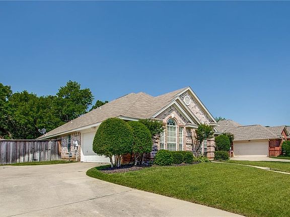 4th image of 7305 Fallen Oak Dr