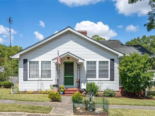 7 S 4th St SE, Lindale, GA 30147