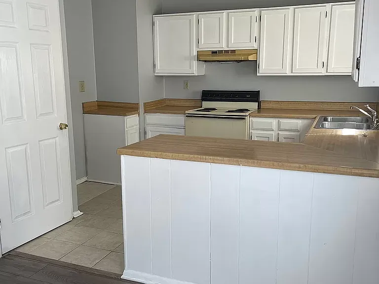 7331 Palgrave Ln — Photo 10