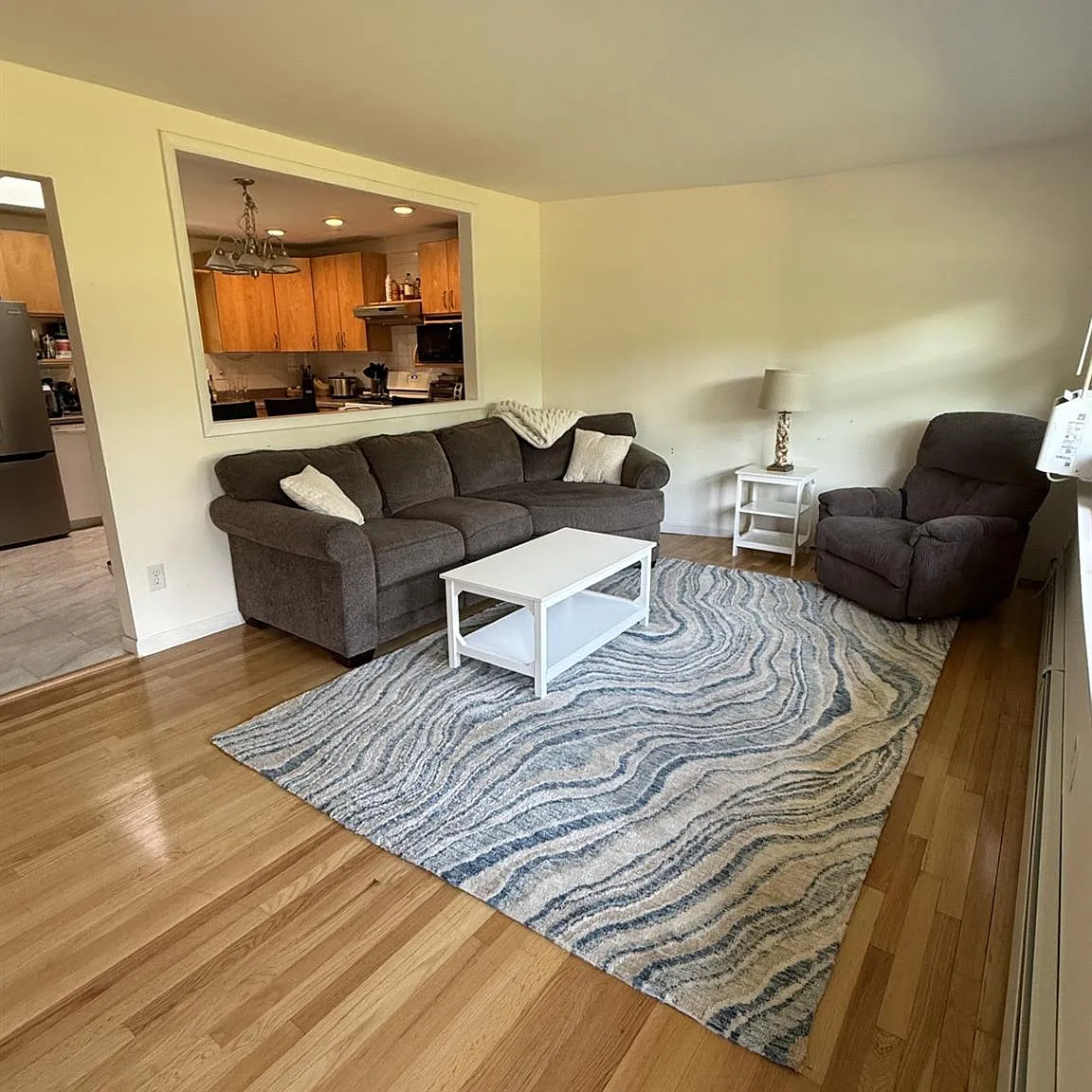 3 bed, 2.0 bath, 1652 sqft, $3,000 — Photo 3