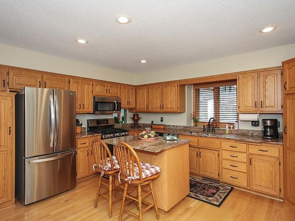 2nd image of 8945 Cambridge Ct
