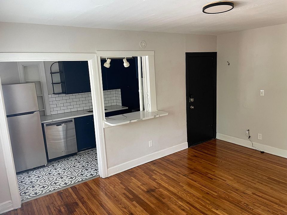 1st image of 720 W 38th St #7B