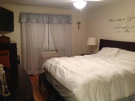 Sold by RealtyTopia | media 11