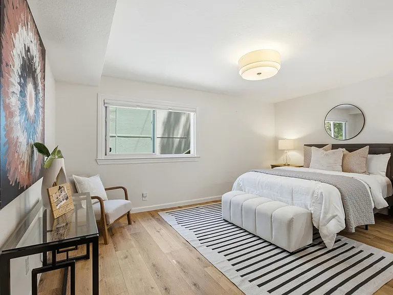 2323 Mastlands Dr — Photo 27