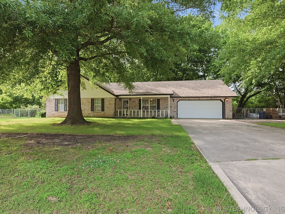 1st image of 2529 S 28th Pl E