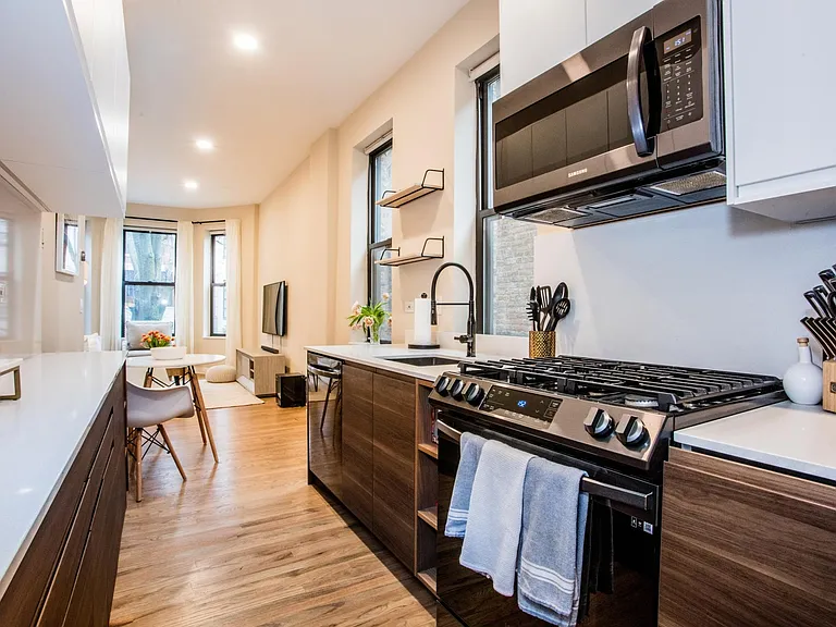 2115 W Dickens Ave #1F — Photo 15