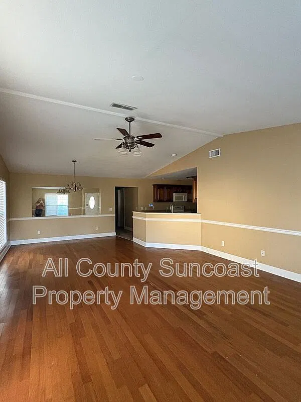 3 bed, 2.0 bath, $1,850 — Photo 2
