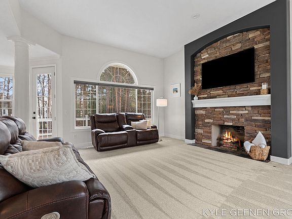 2nd image of 14717 Foxboro Ct