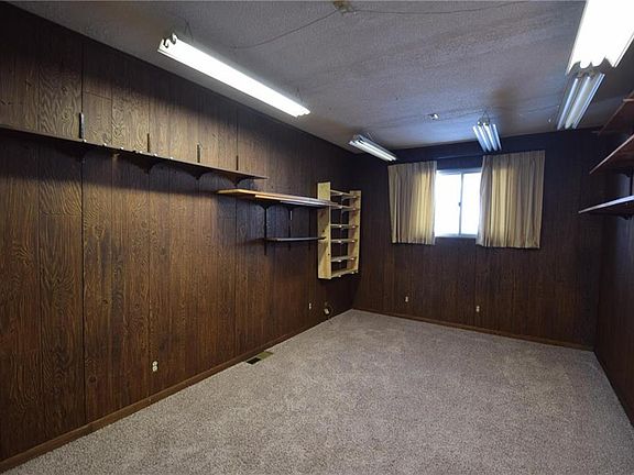 3rd image of 4300 S Eaton Ave