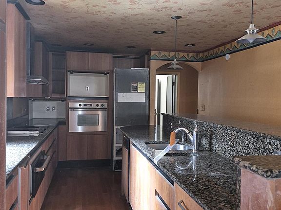 4th image of 1100 W Tulip Ln