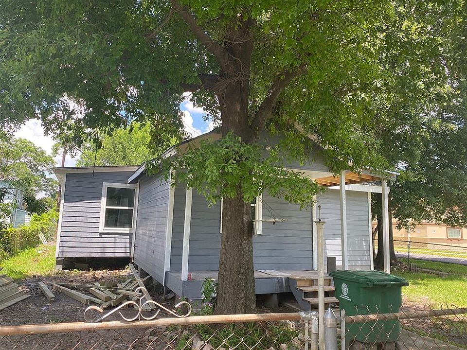 1st image of 502 Hahlo St #A