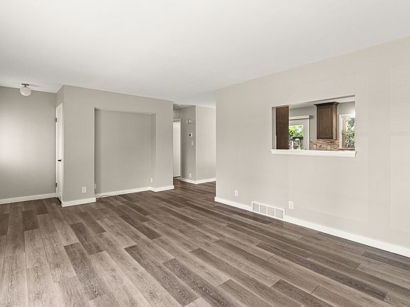 3rd image of N58W18330 Juniper Ln