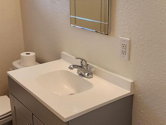 2nd image of 290 Ferguson St