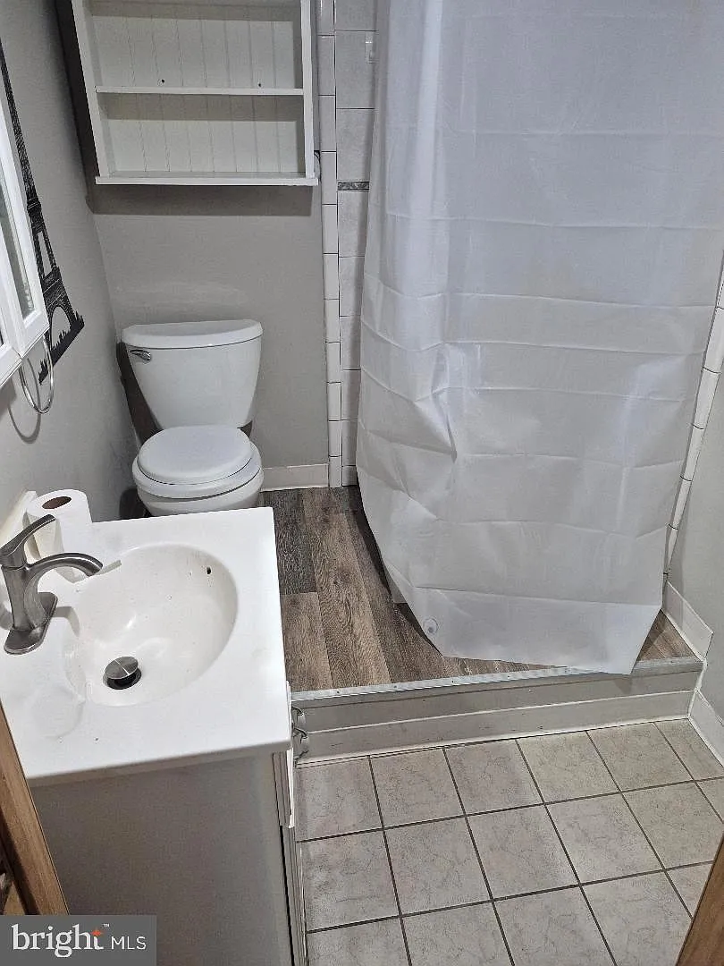 1 bed, 1998 sqft, $1,100 — Photo 4