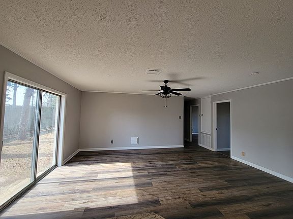 3rd image of 105 Pine Cir