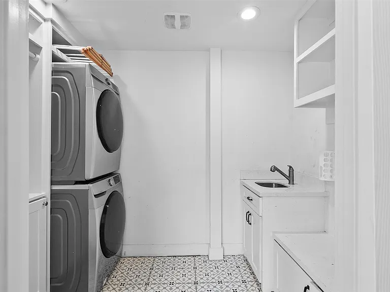 4503 McKinney St — Photo 22