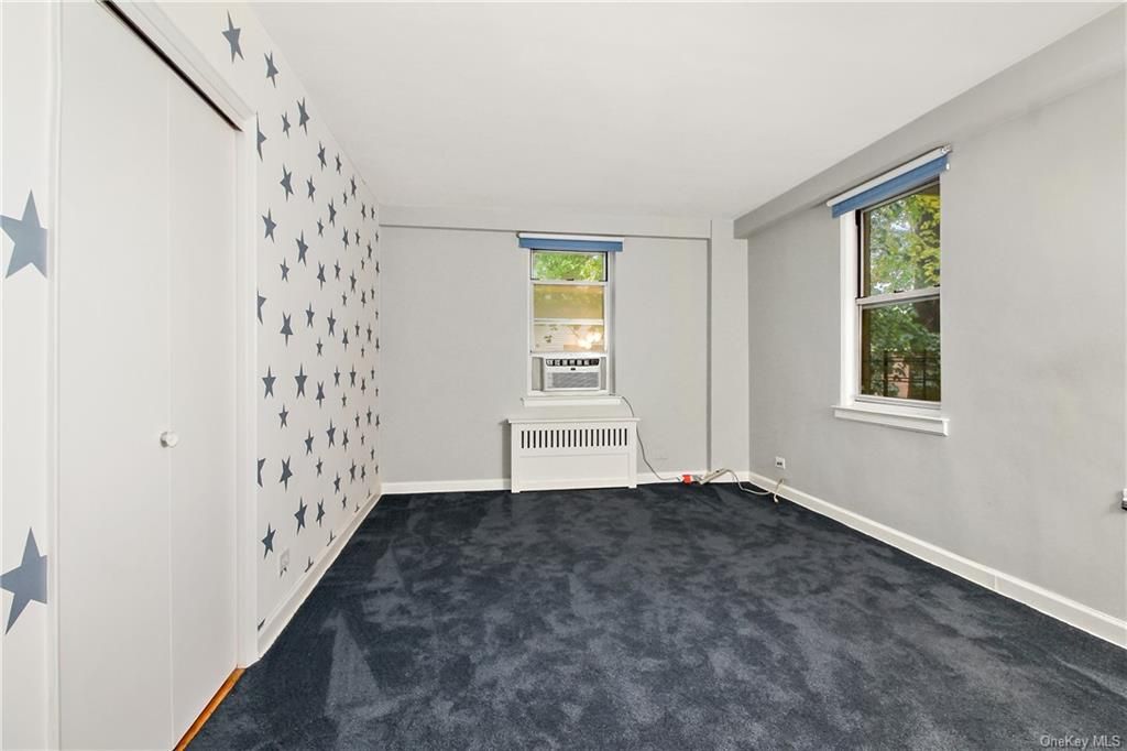3 Bed 2 Bath Property, New York • 1,300 Sq Ft