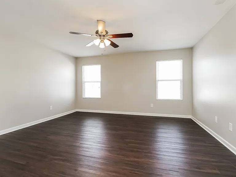 233 Campfire Dr — Photo 8