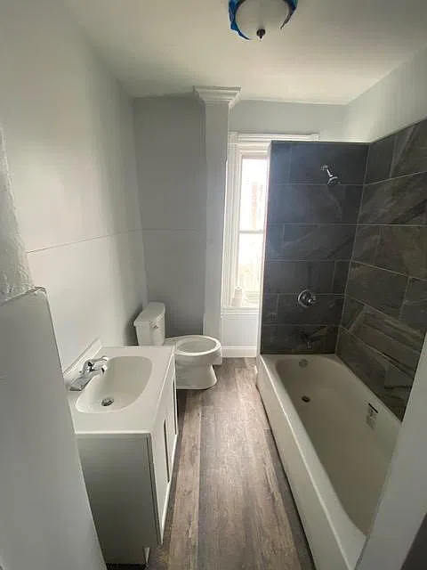 2 bed, 800 sqft, $1,250 — Photo 1