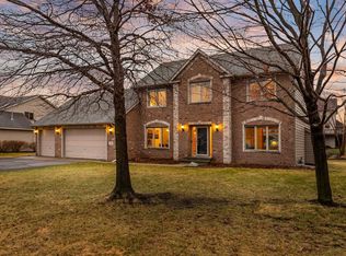 4102 Red Oak Ln, Excelsior, MN 55331