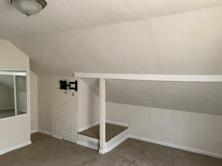 24255 Parklawn St — Photo 15
