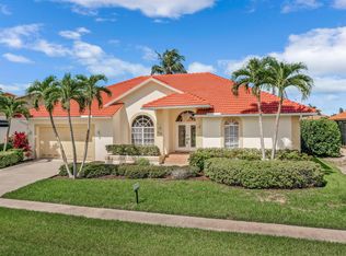 206 Seahorse Ct, Marco Island, FL 34145