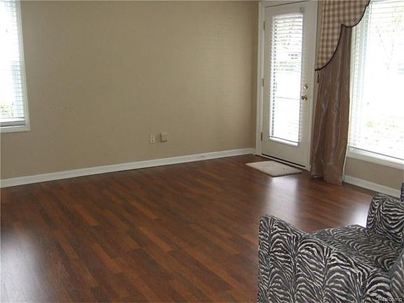 5th image of 2935 Edna Jane Dr