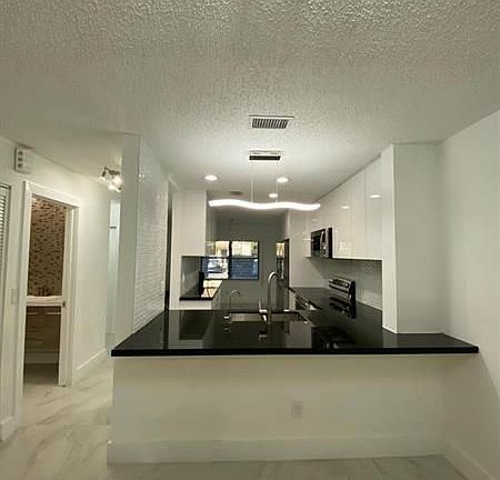 4th image of 7383 NW 34th St